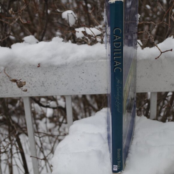 Cadillac The Enduring Legend Book 1989 - Picture 4 of 5